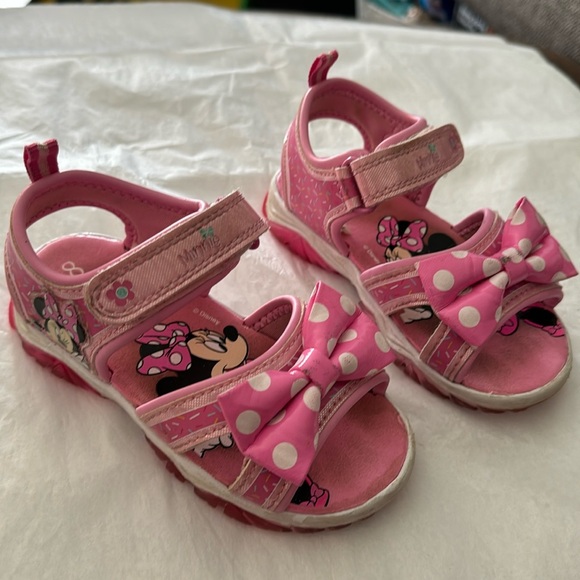 Disney Jr Minnie Sandals. Size 8. Non/smoking home. - Picture 1 of 3